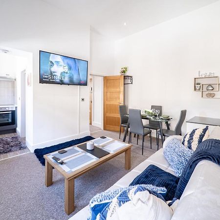 Cozy 1-Bedroom Apartment In The Heart Of Barnsley Town Centre Екстериор снимка