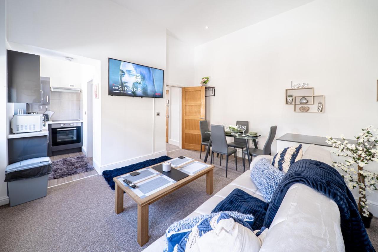 Cozy 1-Bedroom Apartment In The Heart Of Barnsley Town Centre Екстериор снимка