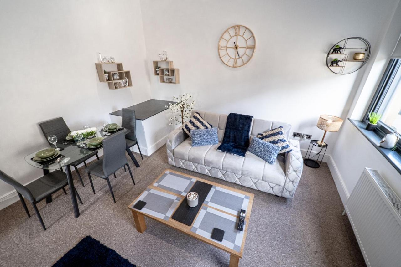 Cozy 1-Bedroom Apartment In The Heart Of Barnsley Town Centre Екстериор снимка