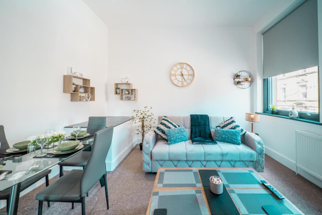 Cozy 1-Bedroom Apartment In The Heart Of Barnsley Town Centre Екстериор снимка