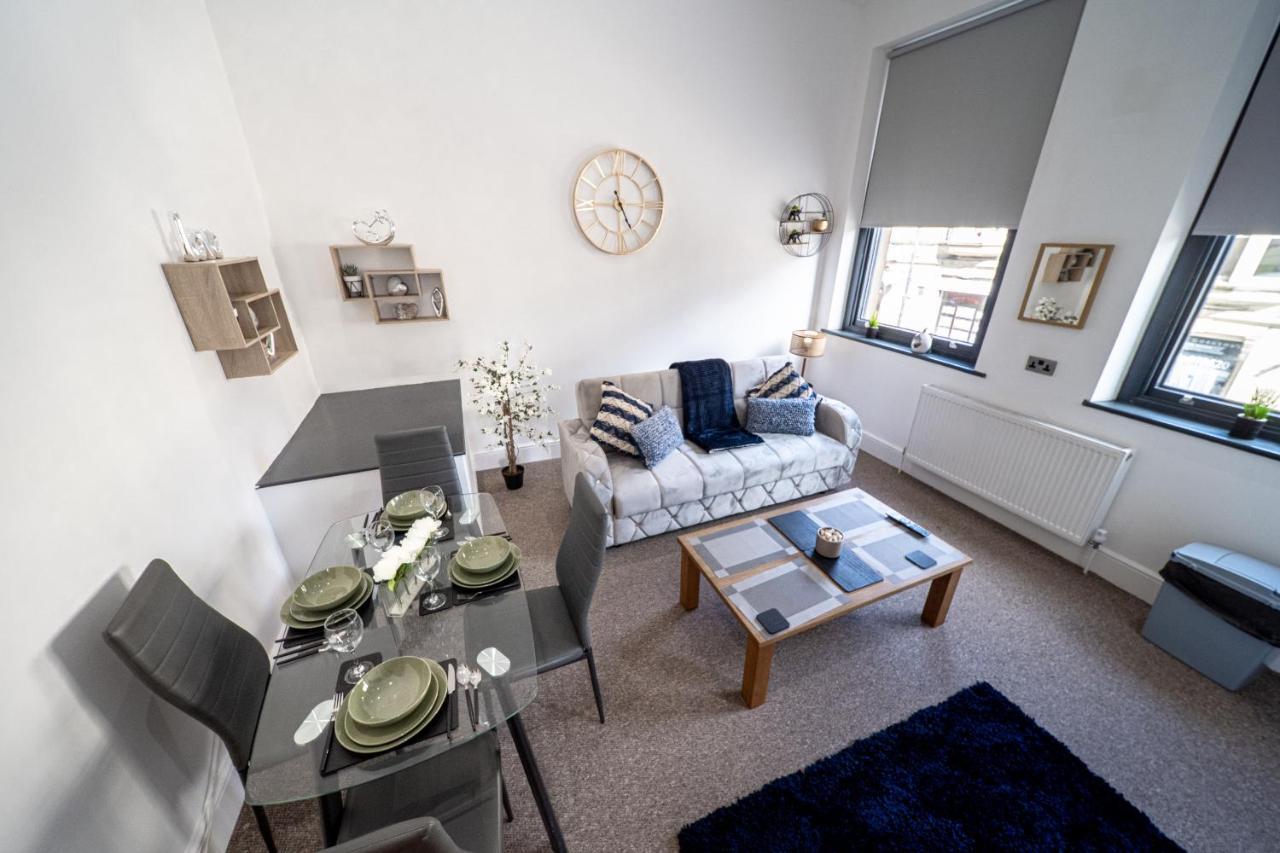 Cozy 1-Bedroom Apartment In The Heart Of Barnsley Town Centre Екстериор снимка