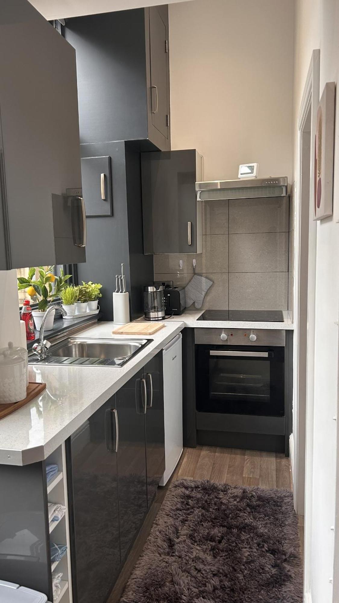 Cozy 1-Bedroom Apartment In The Heart Of Barnsley Town Centre Екстериор снимка
